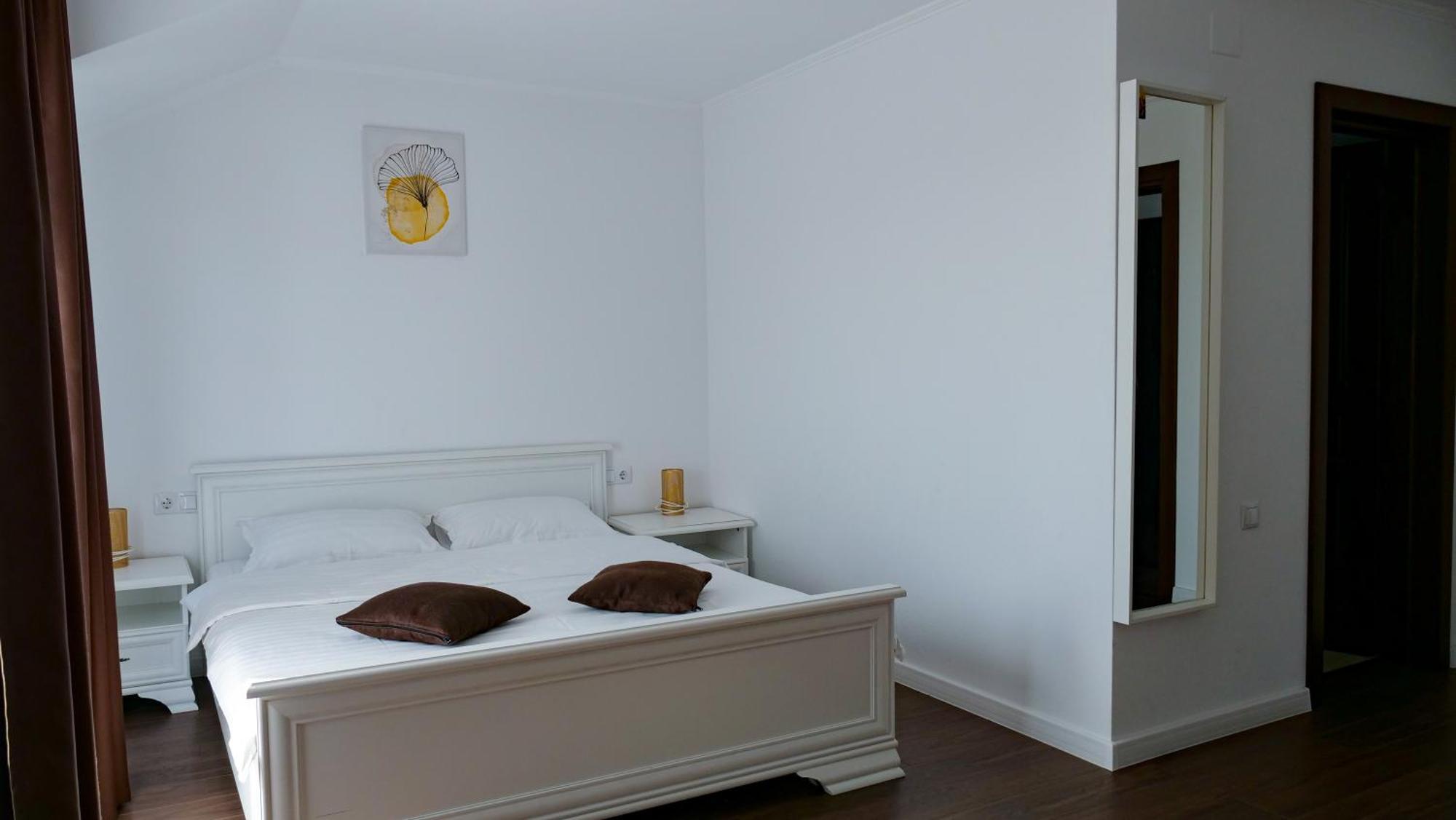 Casa Ambientt Hotell Curtea de Argeş Eksteriør bilde