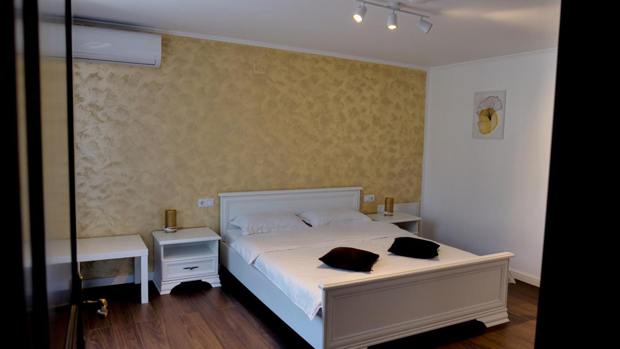 Casa Ambientt Hotell Curtea de Argeş Eksteriør bilde