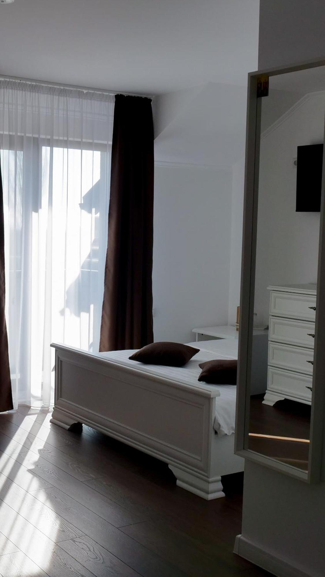 Casa Ambientt Hotell Curtea de Argeş Eksteriør bilde